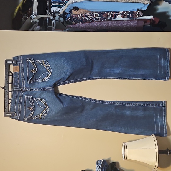 BKE Madison Low-Rise Flare Jeans - Picture 6 of 12